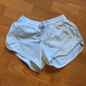Lululemon hotty hot shorts size 6